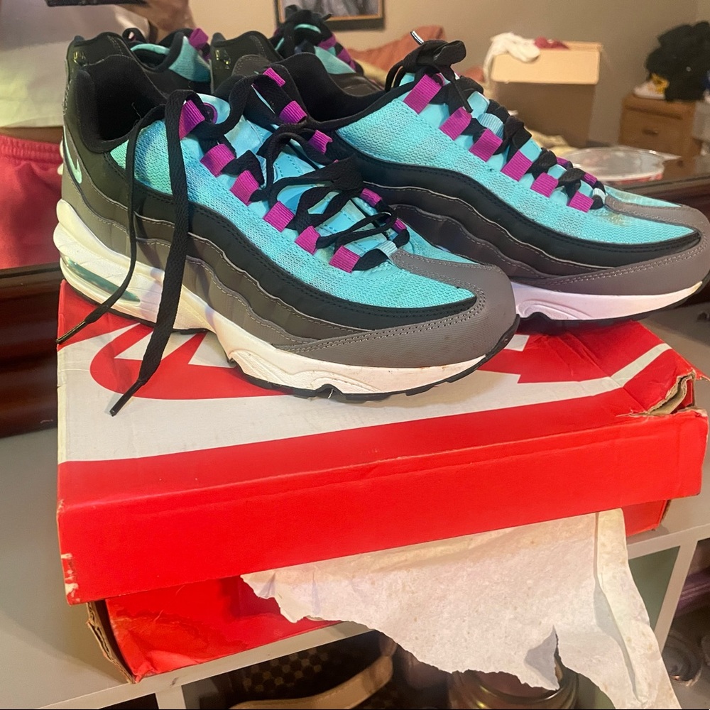 Nike Air Max '95 (GS) 7Y (womens 8.5)